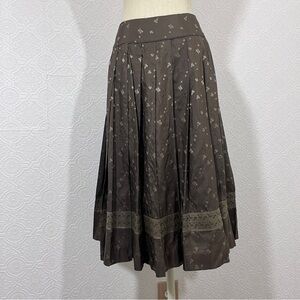 Megan Park 100% Silk pleated Skirt brown and gold under petticoat
▪️Size L